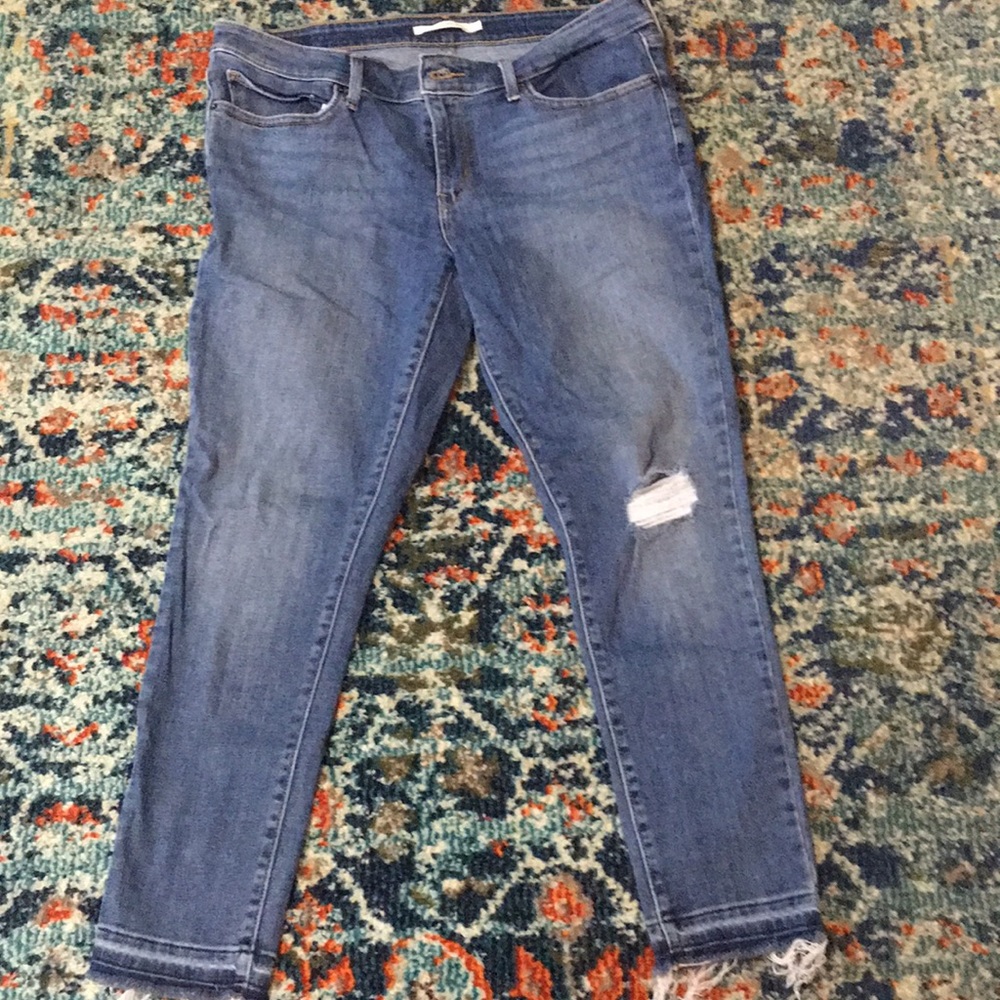 Levi’s 711 Skinny, ankle-length, distressed jeans